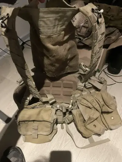 Chaleco táctico Blackhawk con múltiples bolsillos - miniatura 2