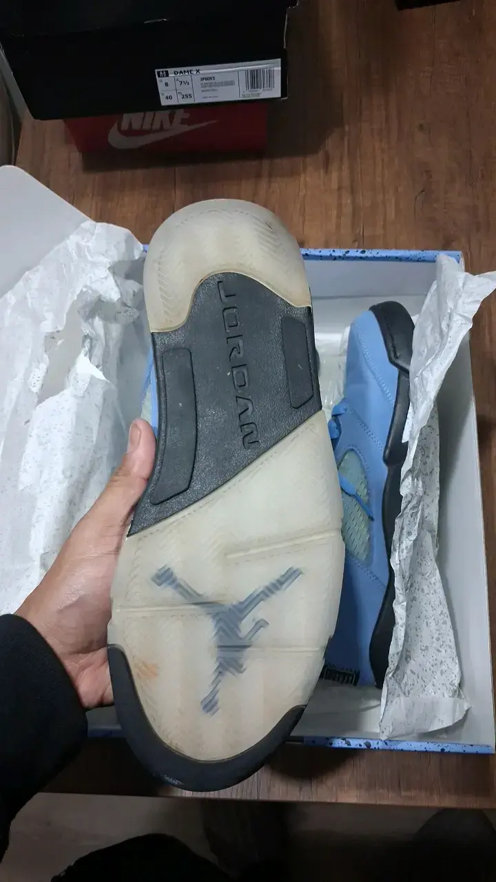 Zapatillas Jordan retro 5 university blue - 5