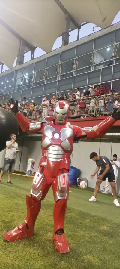 Traje cosplay de Ironman rojo y plateado - miniatura 1