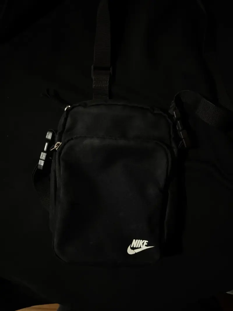 Bandolera Nike negra unisex