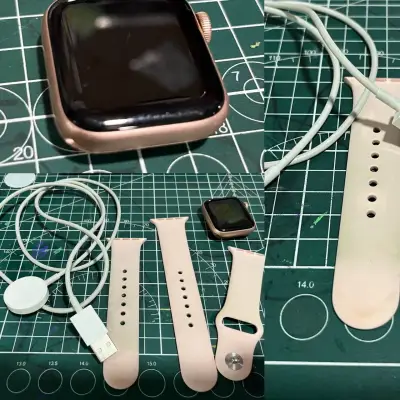 Smartwatch con correas intercambiables y cargador - miniatura 1