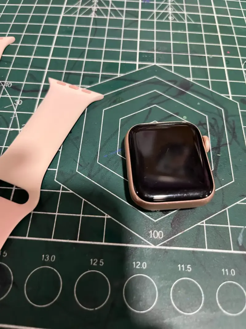 Smartwatch con correas intercambiables y cargador - 3