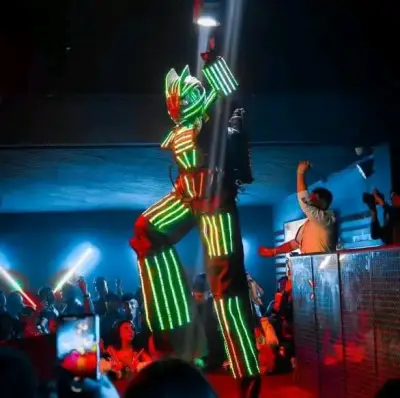 Traje LED luminoso para fiestas - miniatura 2