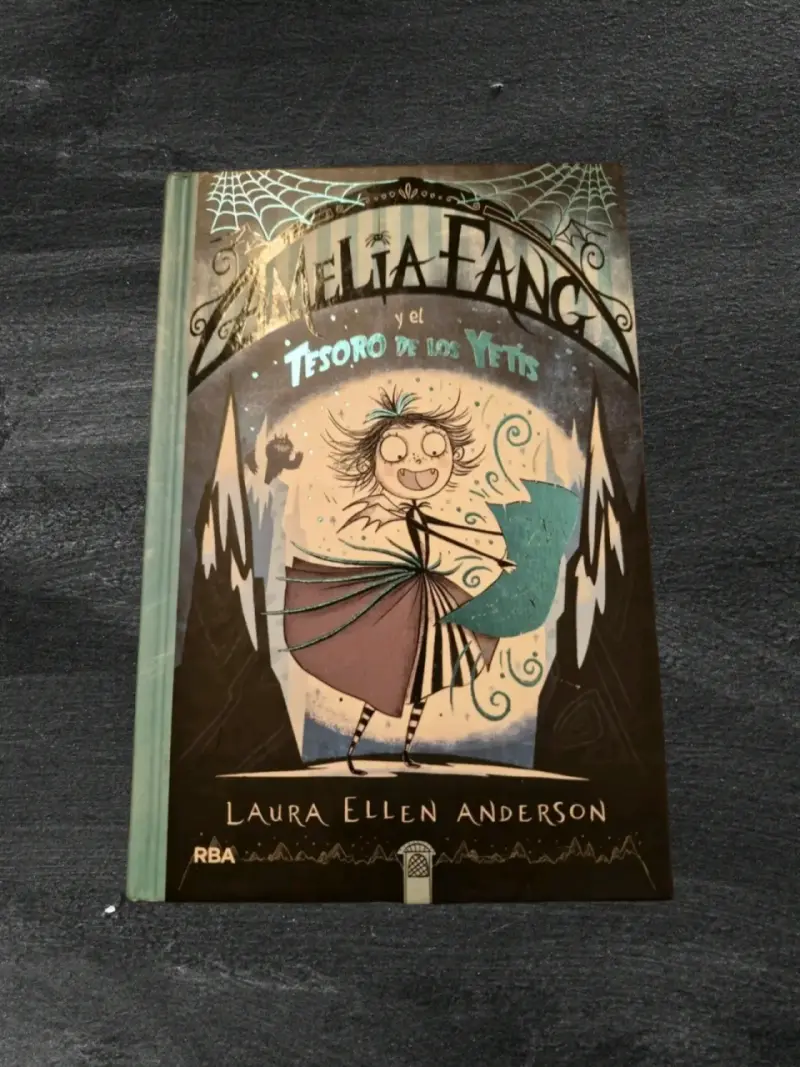 Libro Amelia Fang y el Tesoro de los Yetis
