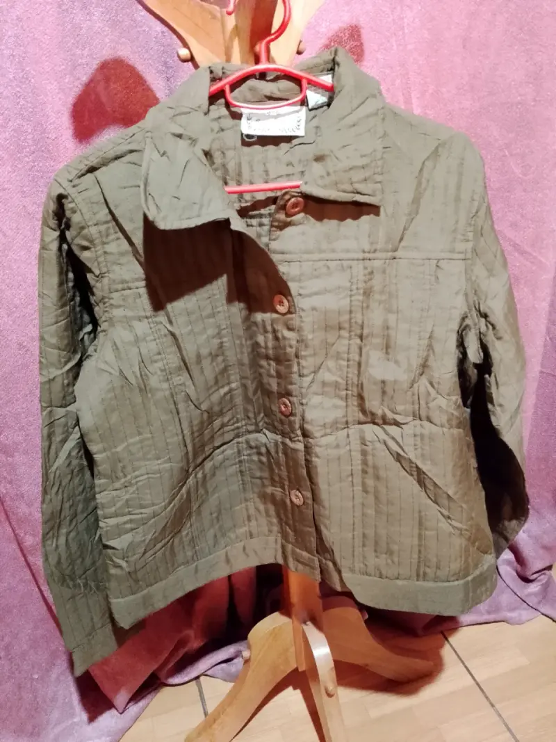 Chaqueta verde oliva de algodón para mujer