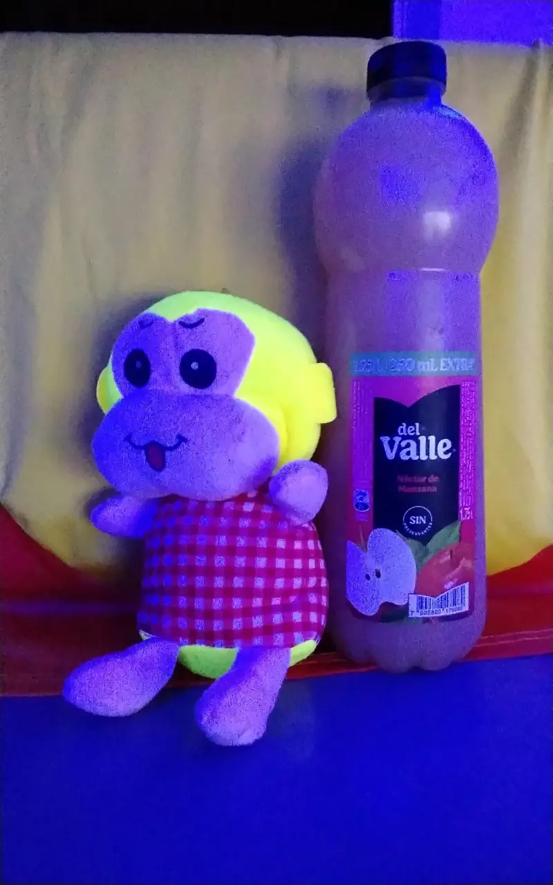 Peluche infantil con vestido a cuadros + jugo - 1
