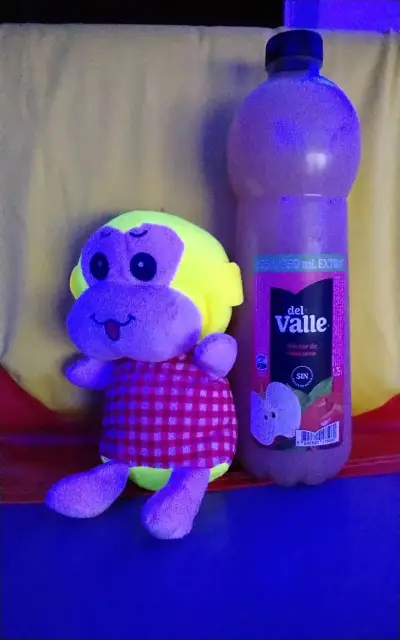 Peluche infantil con vestido a cuadros + jugo - miniatura 1