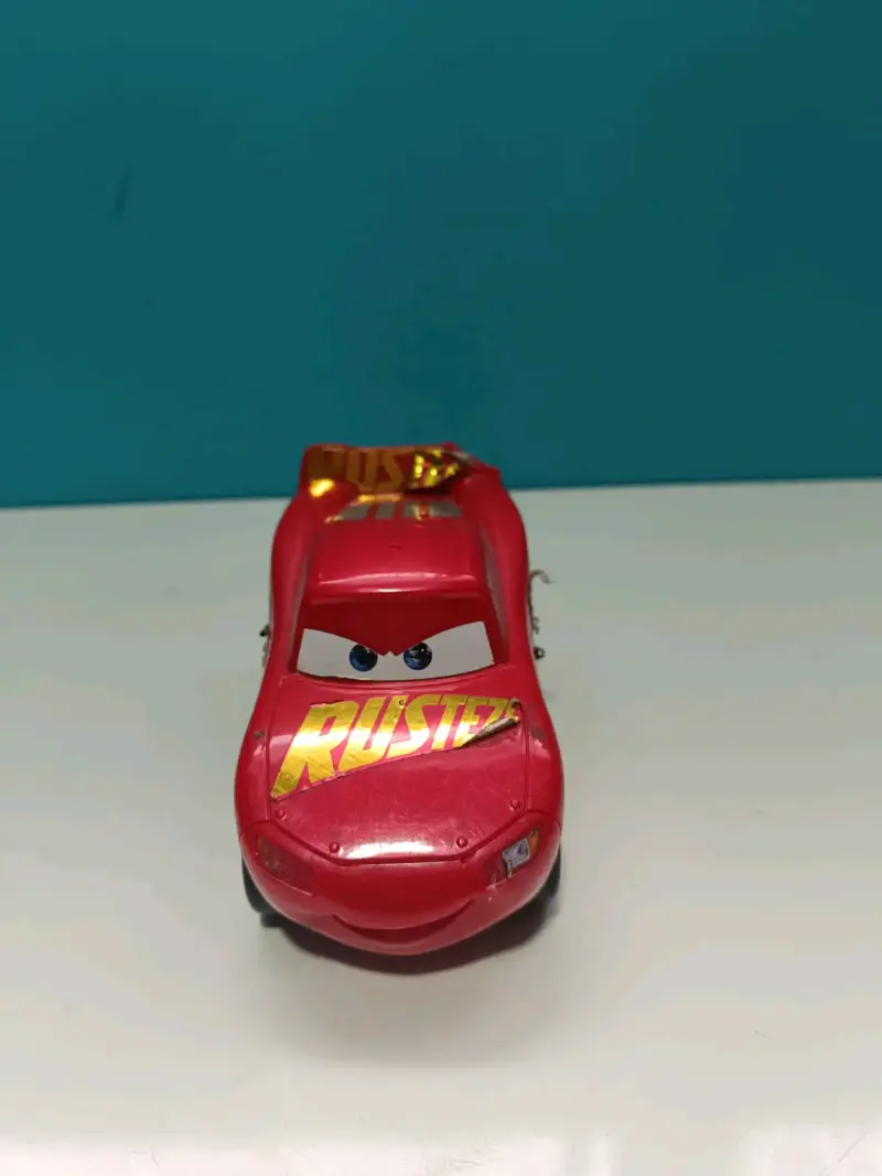 Auto de juguete Rayo McQueen rojo - 1