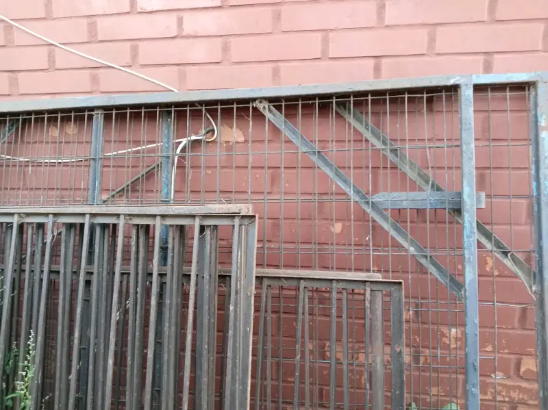 Reja metálica para jardín o patio - 3