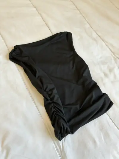 Polera negra básica para mujer - miniatura 2