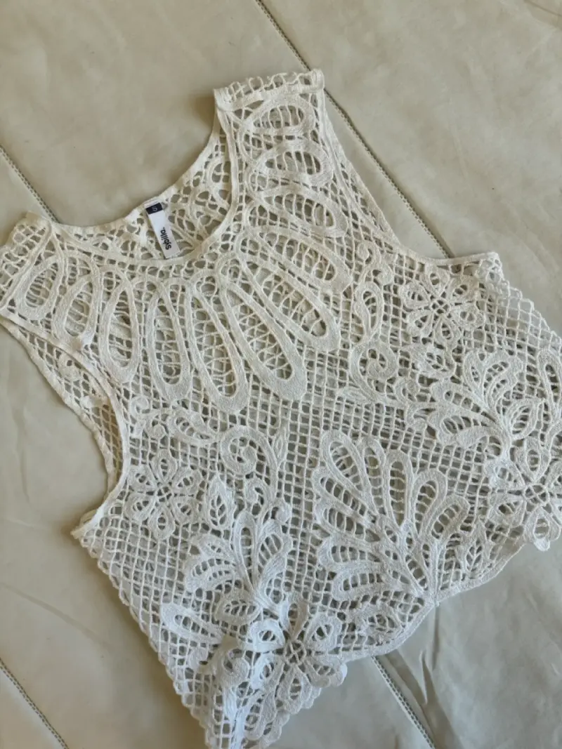 Top de encaje blanco sin mangas - 1