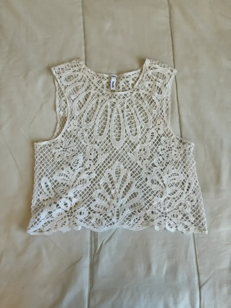 Top de encaje blanco sin mangas - 2