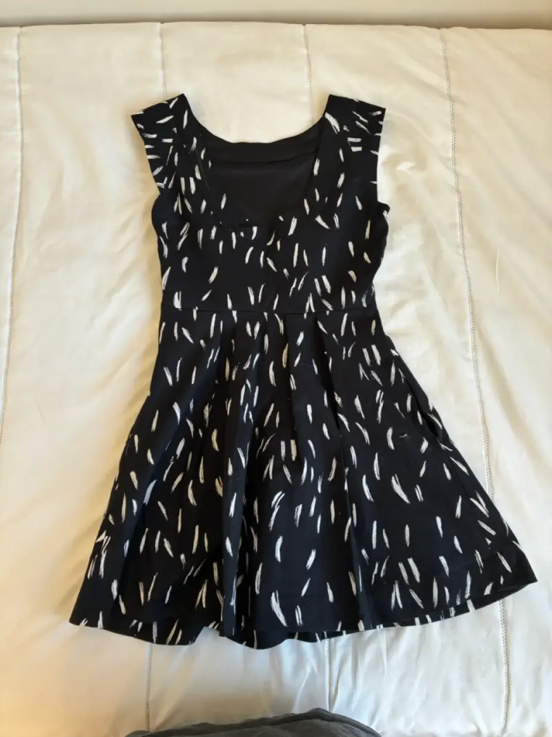 Vestido negro con estampado blanco zara - 3