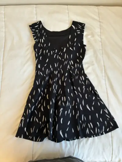 Vestido negro con estampado blanco zara - miniatura 3