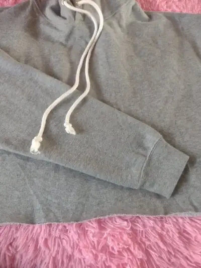 Polerón gris con capucha talla L - miniatura 2
