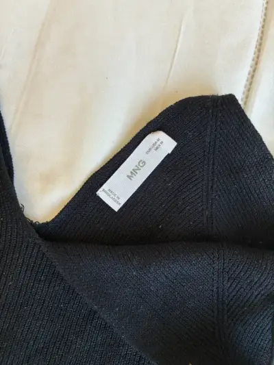 Top Mango negro de tirantes delgados - miniatura 2