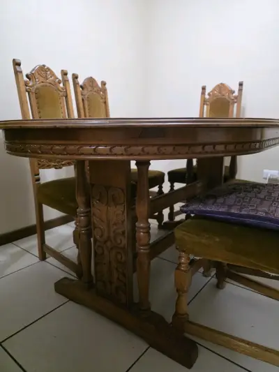 comedor extendible de madera tallada con 6 sillas - miniatura 1