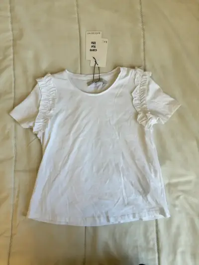 Polera blanca con vuelos Basement - miniatura 1