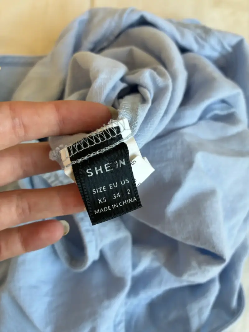 Vestido corto azul claro sin mangas - 3