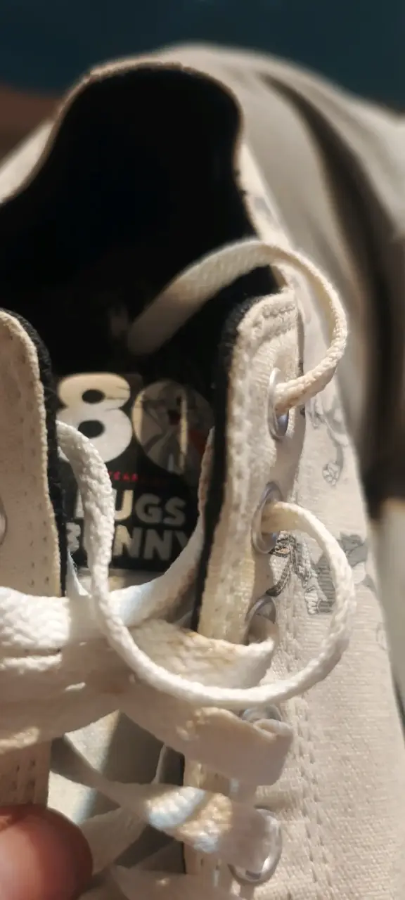 Zapatillas Bugs Bunny blancas con diseño - 1
