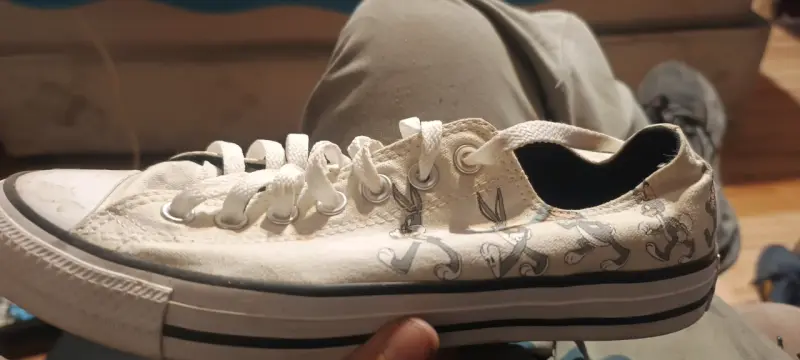 Zapatillas Bugs Bunny blancas con diseño - 3