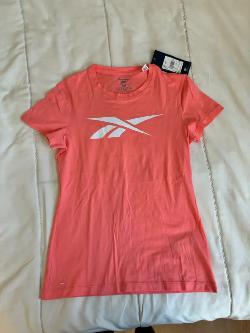Polera Reebok coral para mujer XS