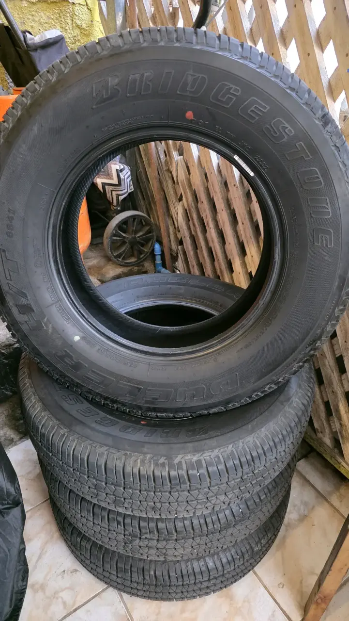 Neumáticos Bridgestone Dueler usados en buen estado - 1