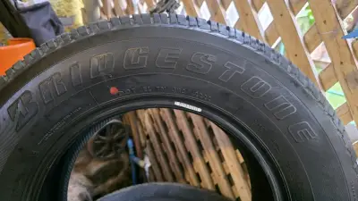 Neumáticos Bridgestone Dueler usados en buen estado - miniatura 2