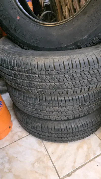 Neumáticos Bridgestone Dueler usados en buen estado - miniatura 3