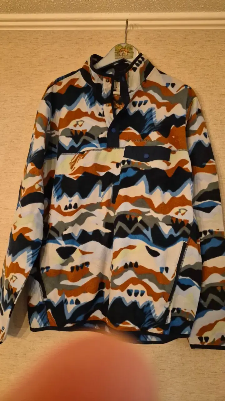 polerón micro-polar estampada  para hombre