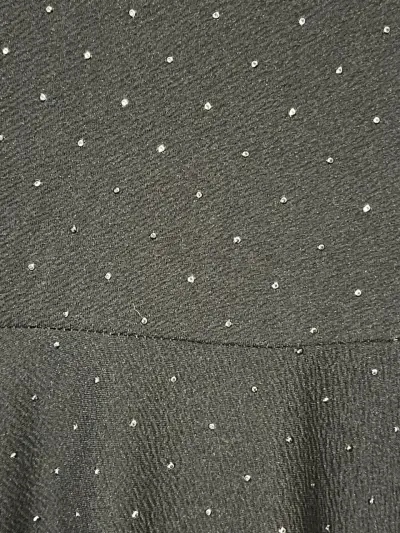 Vestido negro con puntos y espalda cruzada - miniatura 2