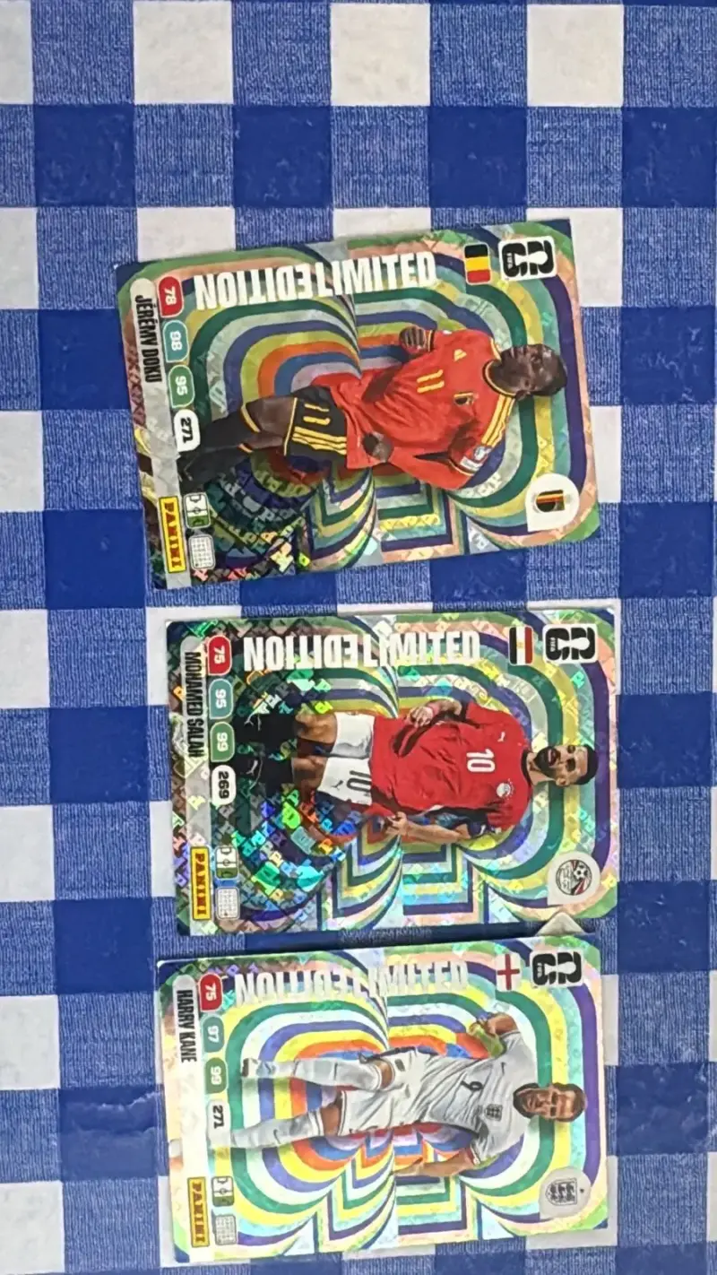 Tarjetas de fútbol edición limitada Panini