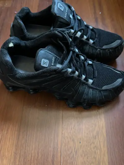 Zapatillas Nike Shox negras para hombre - miniatura 1