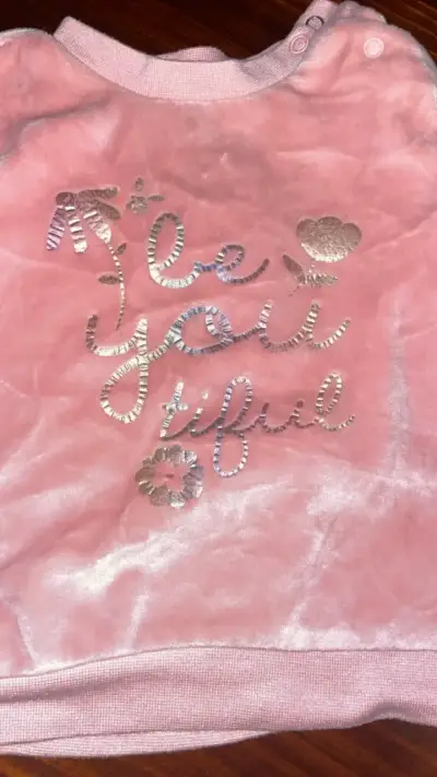 Lote polerones rosado infantil con diseño - miniatura 2