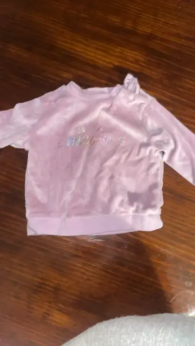 Lote polerones rosado infantil con diseño - miniatura 4