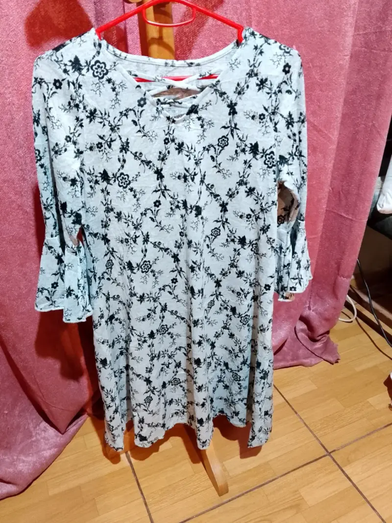 Vestido floral manga larga