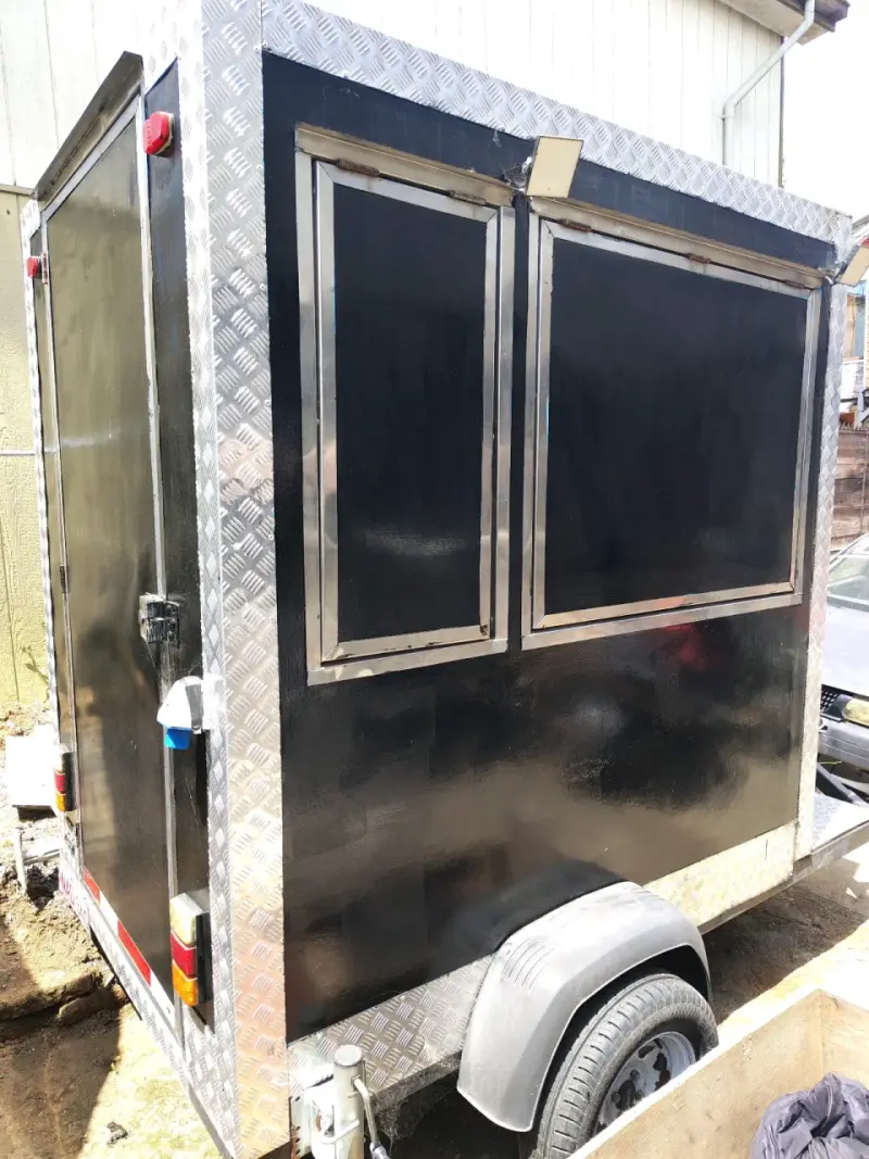 Carro de comida rápida móvil en buen estado - 3