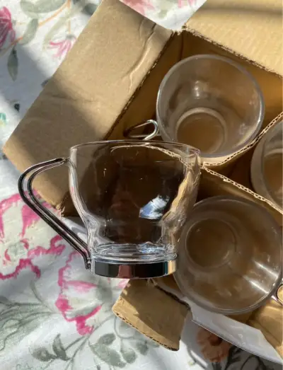 Taza de vidrio con asa metálica - miniatura 2