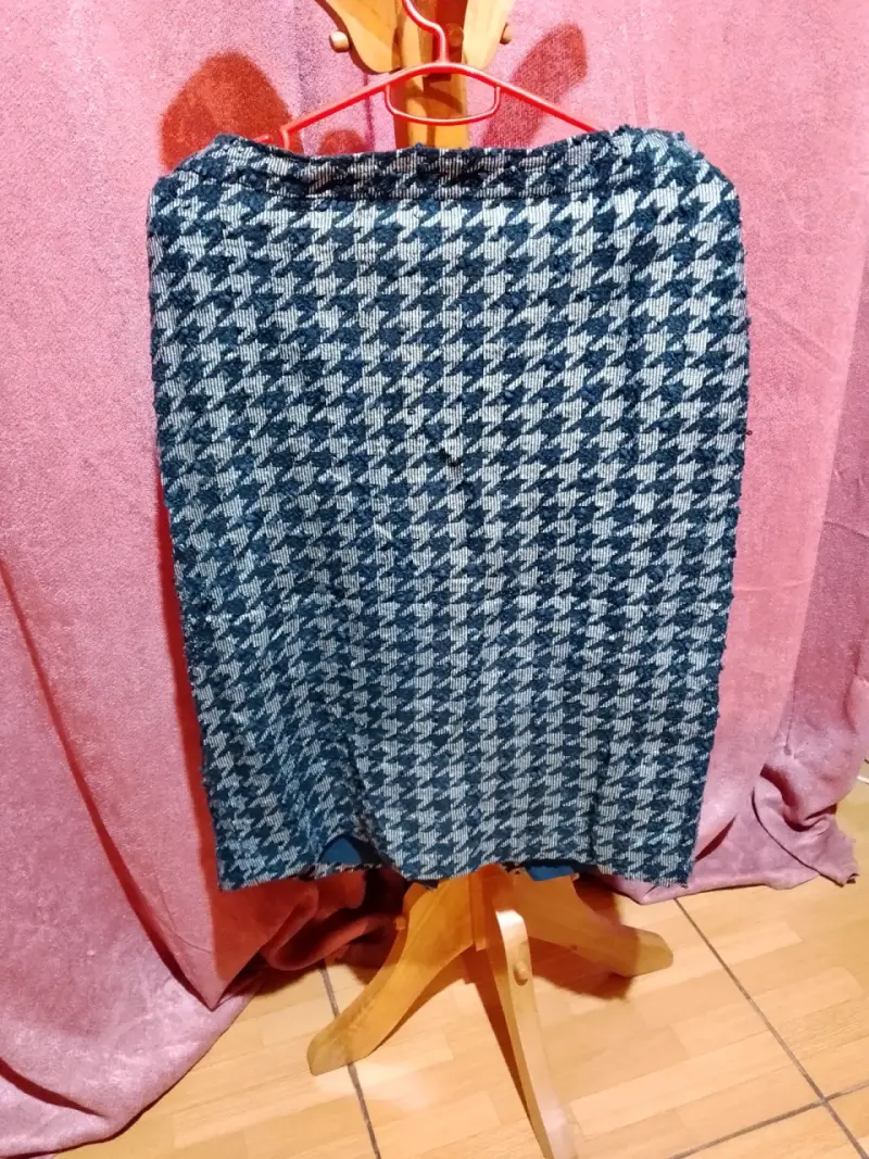 Falda de lana con diseño pata de gallo
