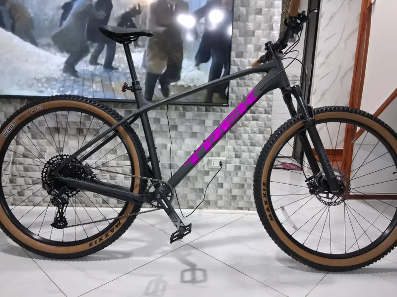 Bicicleta de montaña Trek marlin 7 gris y morado