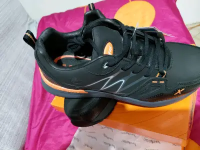 Zapatillas deportivas Proflex negras resistentes al agua - miniatura 2