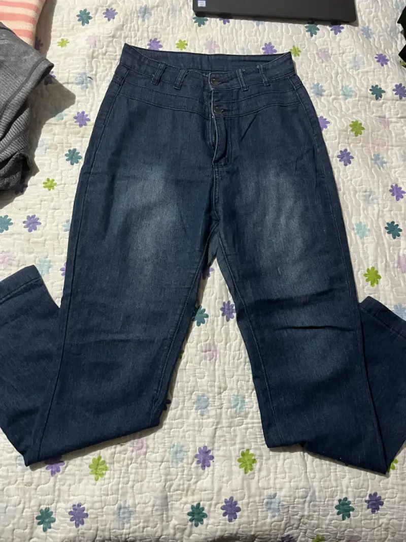 Jeans azul oscuro para mujer