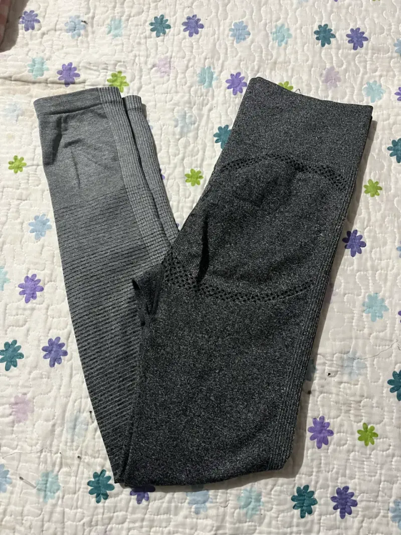 Leggings deportivos gris oscuro para mujer