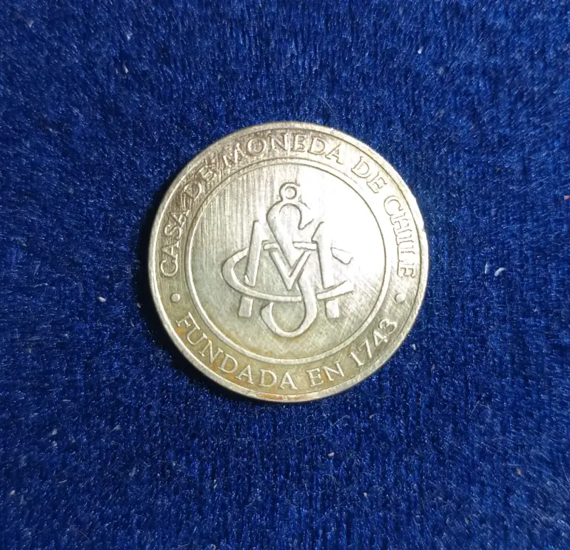 Moneda conmemorativa Gustavo Le Paige Chile - 2
