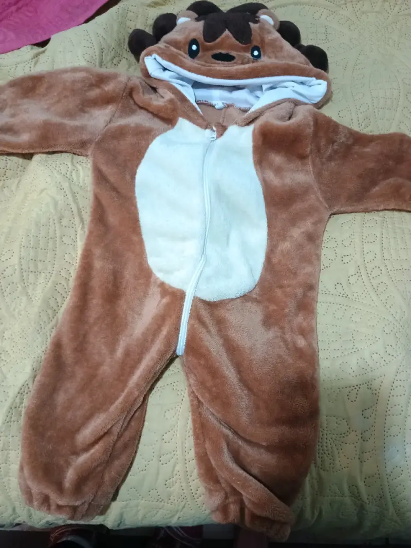 Disfraz de peluche para bebé con capucha - 1