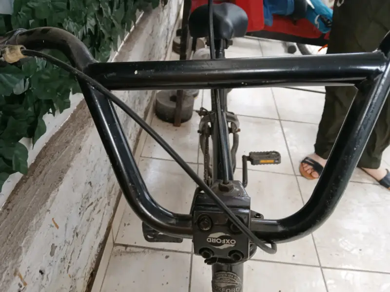Bicicleta BMX negra usada en buen estado - 2