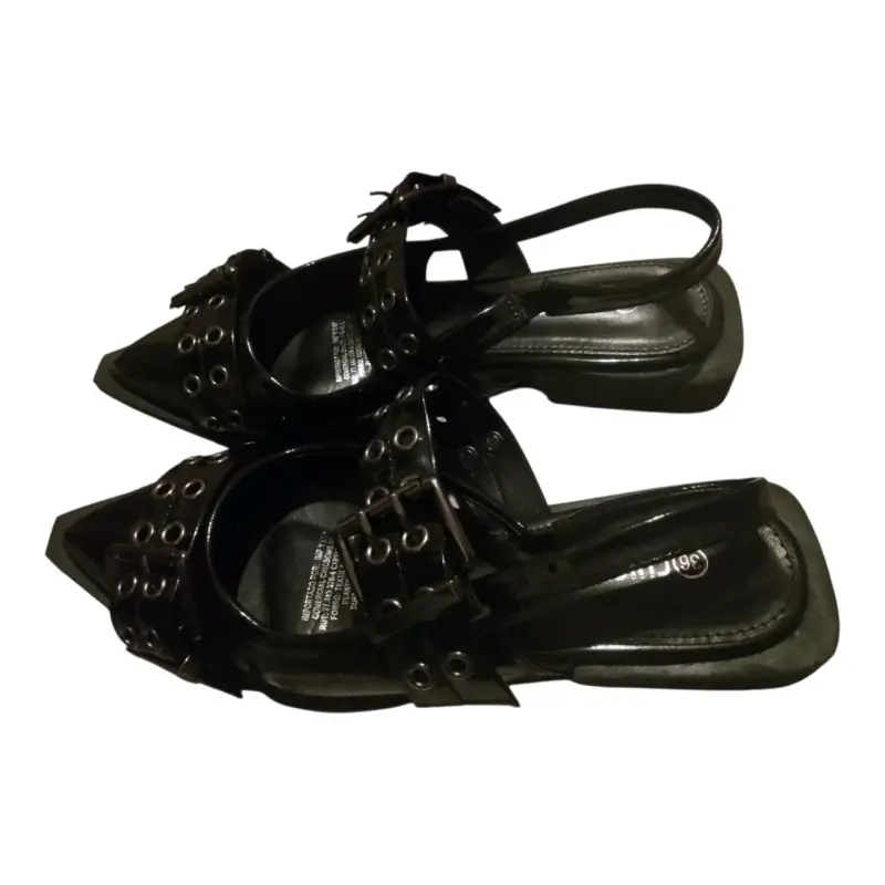 Zapatos abiertos con hebillas y ojales - 2