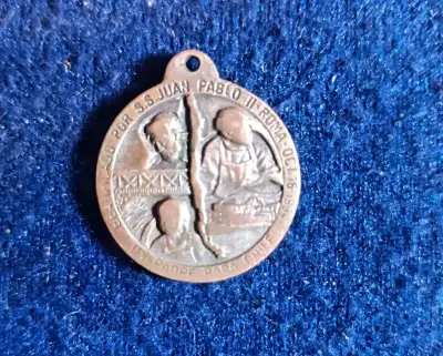 Medallas Padre Alberto Hurtado conmemorativa - miniatura 4