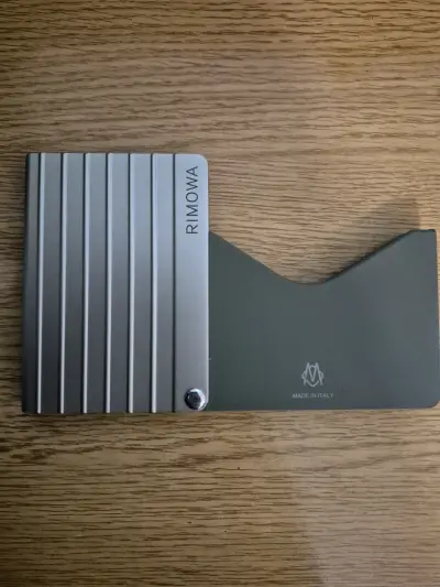 Tarjetero Rimowa de aluminio titanio - miniatura 2
