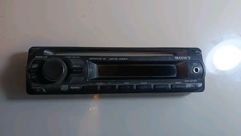 Panel Radio para auto Sony CDX-GT260